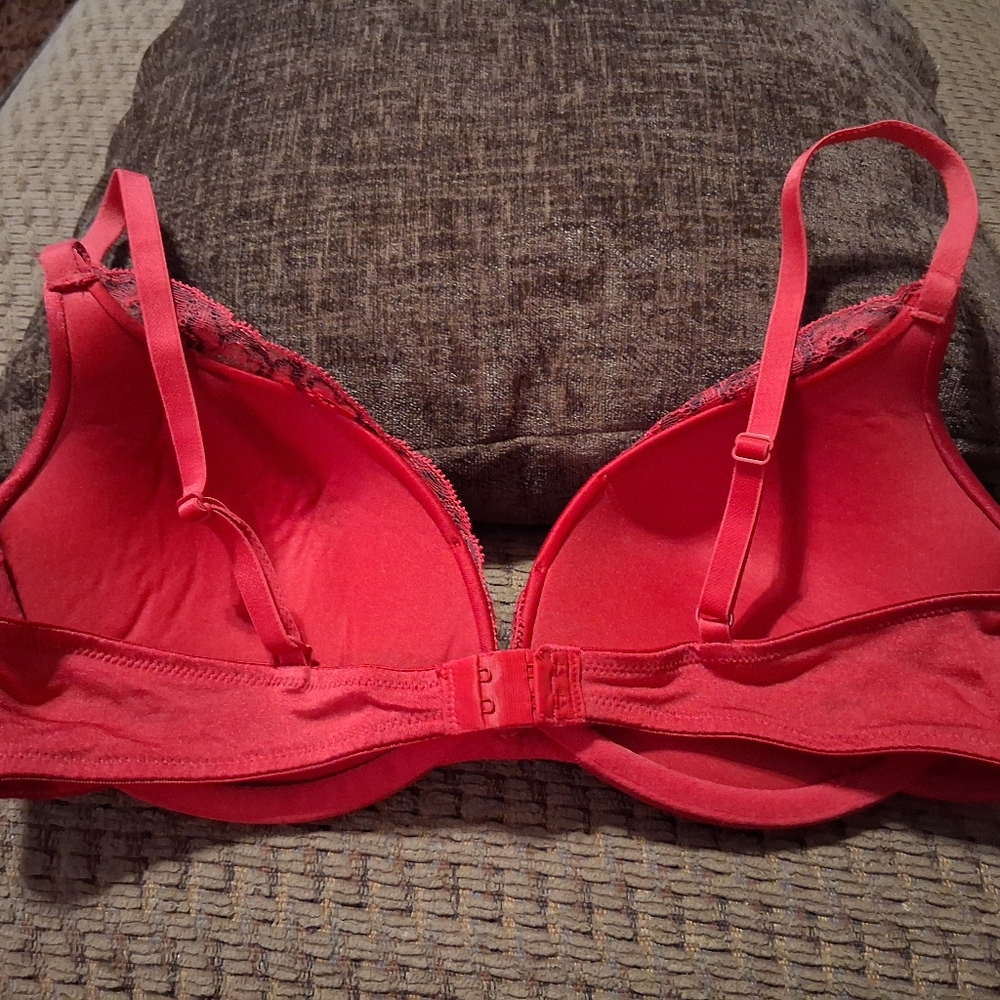 Elegant Women's Lace Bras - Set of 3 - Picture 9 of 10
